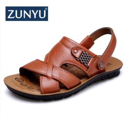 Laarzen zunyu nieuwe mode -stijl man sandalen casual platte hakken echte lederen mannelijke retro strand slipper heren Romeinse zomerschoenen