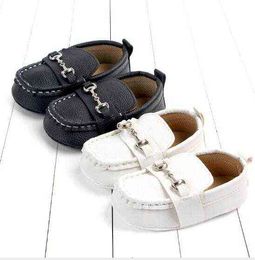 Zapatos de bebé nacidos, zapatos de cuero de suela suave a la moda para bebés, zapatos casuales para niños pequeños, mocasines para bebés WY400