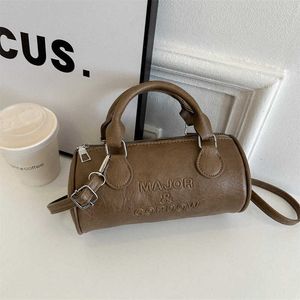 Boston Bags Sac pour femme Minimaliste et tendance avec lettre en relief Sac à main Cylindre à bandoulière