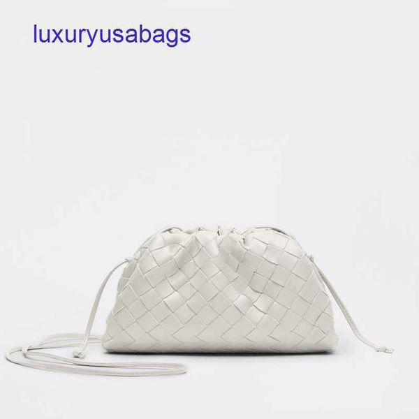 BOTEGAVENETA Mini / Teen / Classic Pouche Intrecciato Cuir Crayer Designer Femmes Famous Italian Luxury Brand Largeur 22 cm / 31cm / 40cm Cadre magnétique Close Yi-Z10E