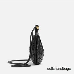 BoteggaVeneta Mini Sardine Mini Intrecciato Leren Crossbodytas met metalen handvat aan de bovenkant Hoogte 12 cm Breedte 20 cm Diepte 2,5 cm Handvat Drop 5 cm Riem Drop 60 cm 4ACA yi