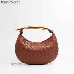 Botteega Sacs à main tissés Venata Sacs 2023 Vente chaude Designer Grand sac fourre-tout Capacité Dumpling à main Poignée en métal solide Casual Femmes REFZ