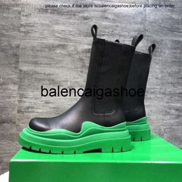 Botteg Venetas Boots Dernières femmes Boots Tire Botega Storm Pneus Up Up Chunky High Boot Real Leather Shoes Crystal Outdoor Martin Chaussures de Designer Bottega