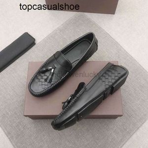 Bottega-Venetta, nuevos zapatos tejidos de frijol para hombre, transpirables, hechos a mano, zapatos de cuero informales, zapatos británicos sin cordones, zapatos para hombre