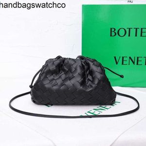 BottegaAveneta Bags Sac d'embrayage Sac d'embrayage Teenmini Cloud avec haut et valeur d'apparence élevée