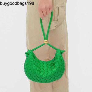 BottegaaVeneta Bolsos Bolso Turns Bolso mediano de piel intrecciato con correa ajustable Diseñador Mujer Embrague de un solo compartimento Cierre con cremallera Forro de ante Hombro P