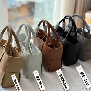 Bottegaly Venettaly Bags Legal Copy Deisgner 8a Online Shop b Family Damestas Koeienhuid Geweven Handtas Celebrity High Beauty Koreaanse stijl Eén-schouder Cross Tote