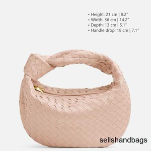 Bottegga Teen Jodie Teen Sac à bandoulière en cuir Intrecciato avec nœud signature de forme arrondie et douce Hauteur 21 cm Largeur 36 cm Profondeur 13 cm Poignée tombante 18 cm 4HJ7 yi