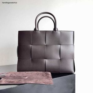 Bottegvenets Arco Tote Bag Leisure Outuring Modionable Medium 12 Cell Handbag 38 cm