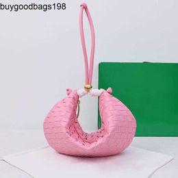 Bottegvenets Handbags Turns Sac 2024 Nouveau Lingge tissé Simple Hand Handle Underarm Single Single Hand Sac à main Small Golden Ball Womens Frj