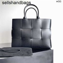 Bottesvensets Handbag Totes arco sacs gros 7a en cuir authentique 12 grille de vache à main