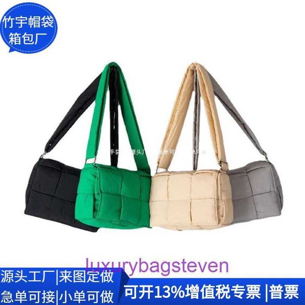 Bottgss Ventss Cassette Diseñador Bolsos de hombro tienda en línea nylon diagonal spandex poliéster chaqueta de plumón cuadrado pequeño algodón plisado con logotipo real