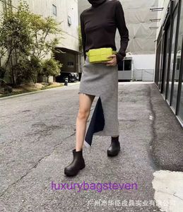 Bottgss Ventss Cassette bolsos de mano de diseño en venta Bolso tejido para mujer Nueva y Corea del Sur Tendencia Cintura Moda Cadena versátil con logotipo real