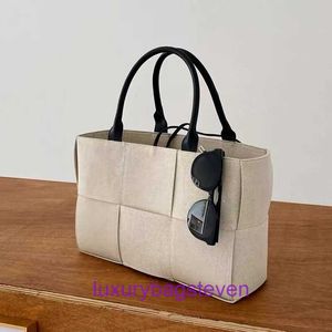 Bottgss Ventss fourre-tout en cuir véritable sac à main de haute qualité Corée du Sud East Gate Nouveau sac en toile Arco femme tissée une épaule grande capacité ont un vrai logo