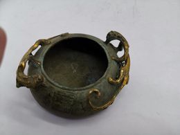 Bottiglie in bronzo antico dorato Due lattine Jiao Decorazione domestica