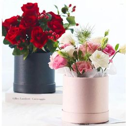 Flessen kartonnen snoepopslag bloem bloemen boeket moederdag roze cadeaubozen knuffel bucket box verpakking