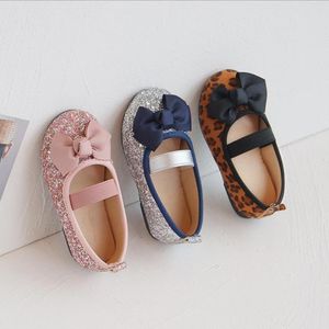 Bottom Kids Soft Flat Bow Princess Shoes Tamaño 21-30 Zapatos para niños Primavera y verano Baby Girls Dance