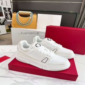 En bas de l'été blanc Valenstino authentique créateur de mode Sneakers polyvalents pour chaussures en cuir