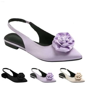 En bas 2024 Trade Sandales plates étrangères Été européen et américain de grande taille rose satin pointu arrière Single Shoe 711 D 2baa