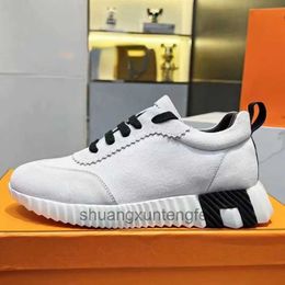 Bouncing Casual Designer Shoe Lacet-Up Round Head Mens Low Top Top Top Travel Cuir Fashion Foot Womens Flat Jogging Shoes With Box Aimashi