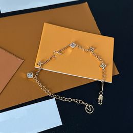 Boutique 18K Gold vergulde armband merkontwerper trendy brief hoogwaardige diamant ingelegde armband charmant meisje mode cadeau armband doos verjaardagsfeestje