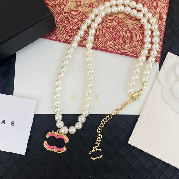 Collar chapado de oro de 18 km de 18K Diseñador de colgante rojo colgante pequeño collar de joyas de alta calidad con regalos boutique de caja