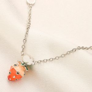 Boutique 925 Collier plaqué en argent Designer créateur de la mode en forme de fraise collier de design de mode mignonne