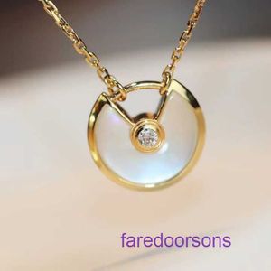 Boutique Carter sieraden en luxe ketting online winkel Hoge versie amulet veiligheidsgesp vrouwelijk natuurlijk wit Fritillaria 18K kleur met originele doos