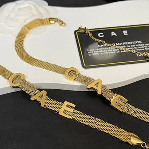 Boutique Designer Colliers Bracelet Ensemble Plaqué Or Cadeau Ensemble De Bijoux Fille De Luxe Charme Lettre Colliers Automne Style Chaud Amour Cadeau Bracelet Bijoux De Haute Qualité