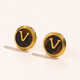 Pendientes de tuerca de diseñador boutique Mini pendientes exquisitos Joyas chapadas en oro duro de 18 quilates Pendientes de amor de Navidad Joyería de moda al por mayor