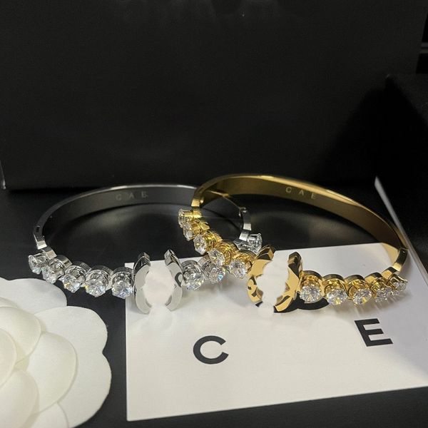 Boutique Diamond Chapado en oro Regalos de cumpleaños de boda Brazalete con caja Joyería de alta calidad para mujer Nueva pulsera para niña al por mayor