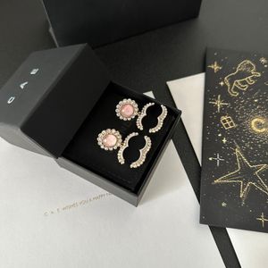 Boutique vergulde oorbellen merkontwerper roze sieraden diamant ingelegde oorbellen modieuze charmante vrouwen romantische liefde geschenken oorrangboxen