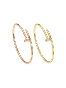 Boutique Internet célébrité Style de luxe léger cati Bracelet à ongles classique femmes tempérament coréen acier titane incolore pour les meilleurs amis