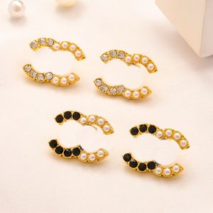 Boutique Pearl Crystal Charm Merk Sieraden Ontwerp voor Vrouwen Romantische Designer Vintage Gouden Nieuwe Stud Oorbellen
