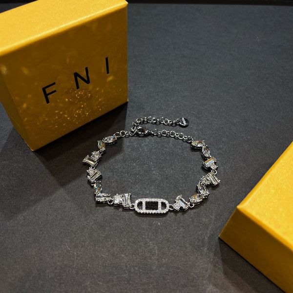 Boutique Bracelet plaqué argent marque Designer elliptique de haute qualité petit diamant incrusté Bracelet de haute qualité charmant Bracelet pour femme fête d'anniversaire