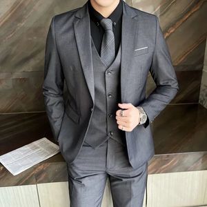 Boutique Color sólido para hombre Traje de negocios de oficina informal Conjunto de tres y dos piezas Vestido de novia para novio Blazer Chaleco Pantalones 240301