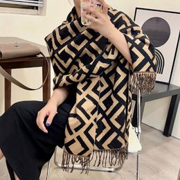 Bufanda de diseñador de estilo boutique para otoño invierno comodidad de regalo tibio cálido tela de alta calidad pashmina chal navidad lujo nuevo bufanda