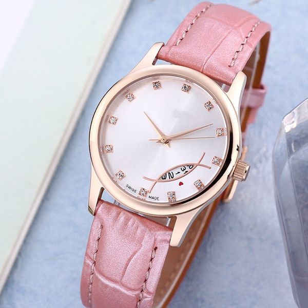 Boutique Montre pour Femme Simple Trois Aiguilles 30 mm Boîtier en Acier Inoxydable 316 Mouvement à Quartz Minéral Super Miroir Bracelet en Cuir Mode All-match Watch