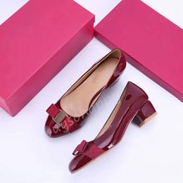 Bow Ballet Flats Designer Lady Vara Bow Dance Shoe Gift Casual Shoe Casual Luxury Red Leather Sandale Taille 35-42