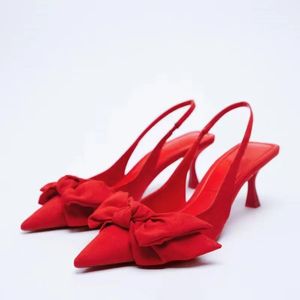 Bow Big Lady Modern Sandals Flock Kitten Heel schoenen Pointy Toe Nigh Club Sweet Pumps Back Riem Zapatos Mujer Red 41 40 25.5cm 240129 288 2129 5