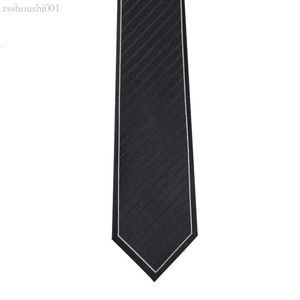 Boogontwerpers merk 7cm elegante jurken banden voor mannen bruiloftsfeestaccessoires 2,76 inch zwart gestreepte stropdas met cadeaubon 231031 695B