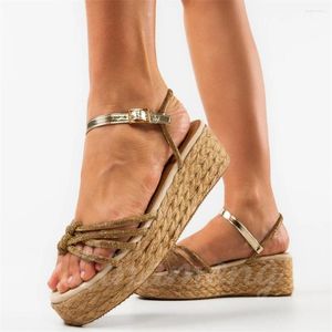 Sandales en ramine de bowling Golden Espadrilles Raffia Talons plate-forme de conception luxueuse Chaussures d'été personnalisées pour multicolore 4385