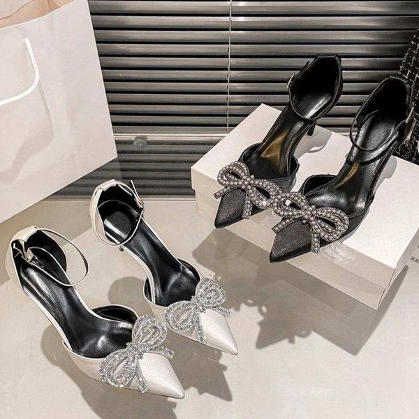 Bow strass sandales femmes de luxe designer chaussures à lacets boucle plate-forme chaussures nouveaux talons pointus sexy mode d'été chaussures de sport en plein air flash diamant chaussures de soirée