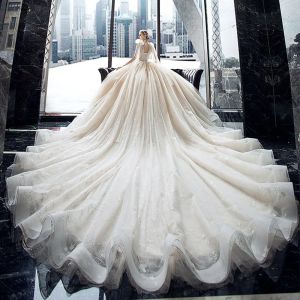 Bow épaule en V en V Leste vers le haut en arrière brillant perle cristal paillettes super magnifiques robes de mariée en robe de bal avec train de chapelle 170 cm