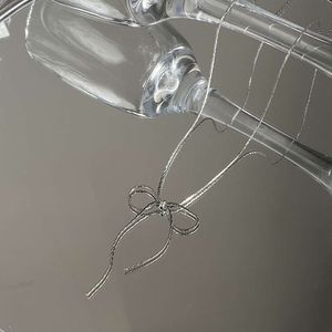 Bow Summer Nieuwe hanger ketting voor vrouwen met minimalistisch uniek ontwerp prachtige mode veelzijdige high -end en sensationele accessoires