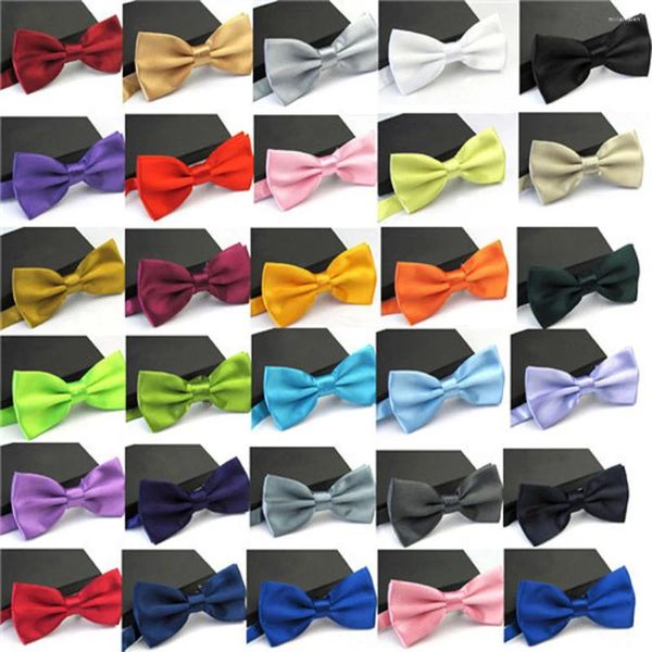 Bow Ties 1pc Gentleman Men Classic Tuxedo Bowtie Butterfly Fiesta de bodas Regalo para niños Moda Colors sólidos corbata