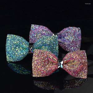 Bow Ties 2023 Hoogwaardige herengypsophila Rhinestones Bowtie Bruiloft Bruidegom Shiny Tie Boys and Girls Casual Party Butterfly