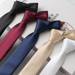 Bow Ties 6cm Tide Polyester Coldie Fabriqué à la main plusieurs couleurs pour hommes Navy Solie à crava