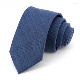Bow Ties Arrivée 7 cm Plaid bleu pour hommes à style britannique Fashion Business Robe Coldage de fêtard masculin Boîte cadeau