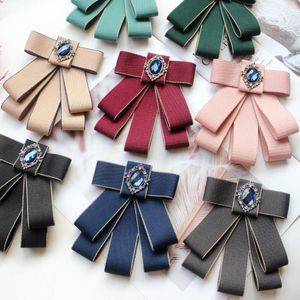 Bow Ties British Men Femmes Unisexe Col Collier Shirt Ribbon Retro Girl Alloy Butterfly Wedding Party Suits uniforme Crystal Bowtie